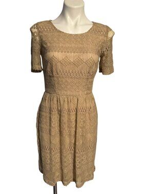 Enfocus Studio Beige Lace Short Sleeve Dress Size 6 With Back Zip And Lined Desi